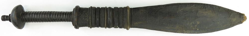 Lot 387: AN AFRICAN SWORD