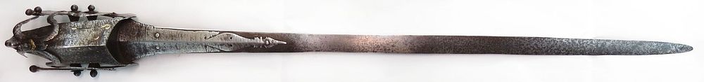 Lot 152: A RARE SOUTH INDIAN PATA SWORD