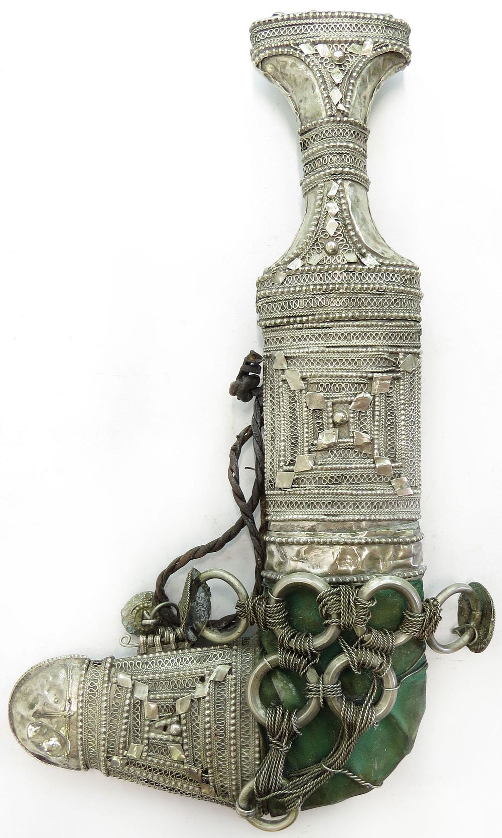 Lot 164: AN OMANI KHANJAR DAGGER