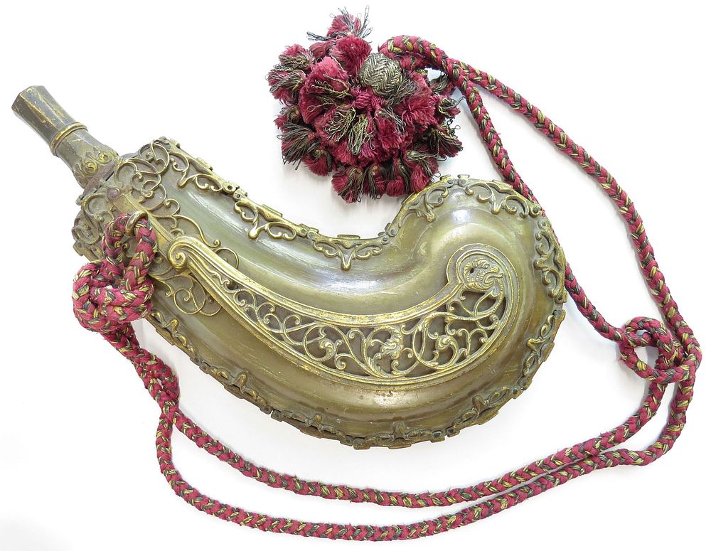 Lot 169: A FINE NORTHERN EUROPEAN POWDER FLASK