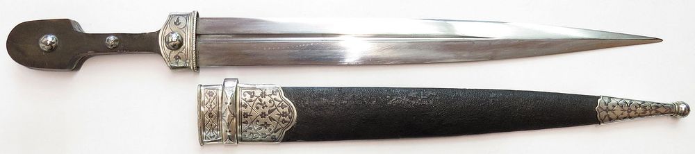 Lot 178: A RARE IMPERIAL RUSSIAN KINDJAL DAGGER