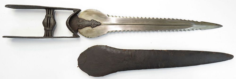 Lot 190: A RARE SOUTH INDIAN KATAR DAGGER