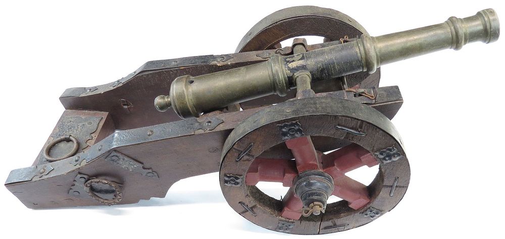 Lot 194: A SPANISH BLACK POWDER CANNON