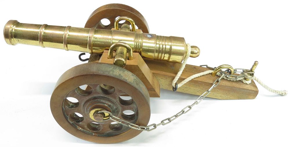 Lot 197: A SPANISH BLACK POWDER CANNON