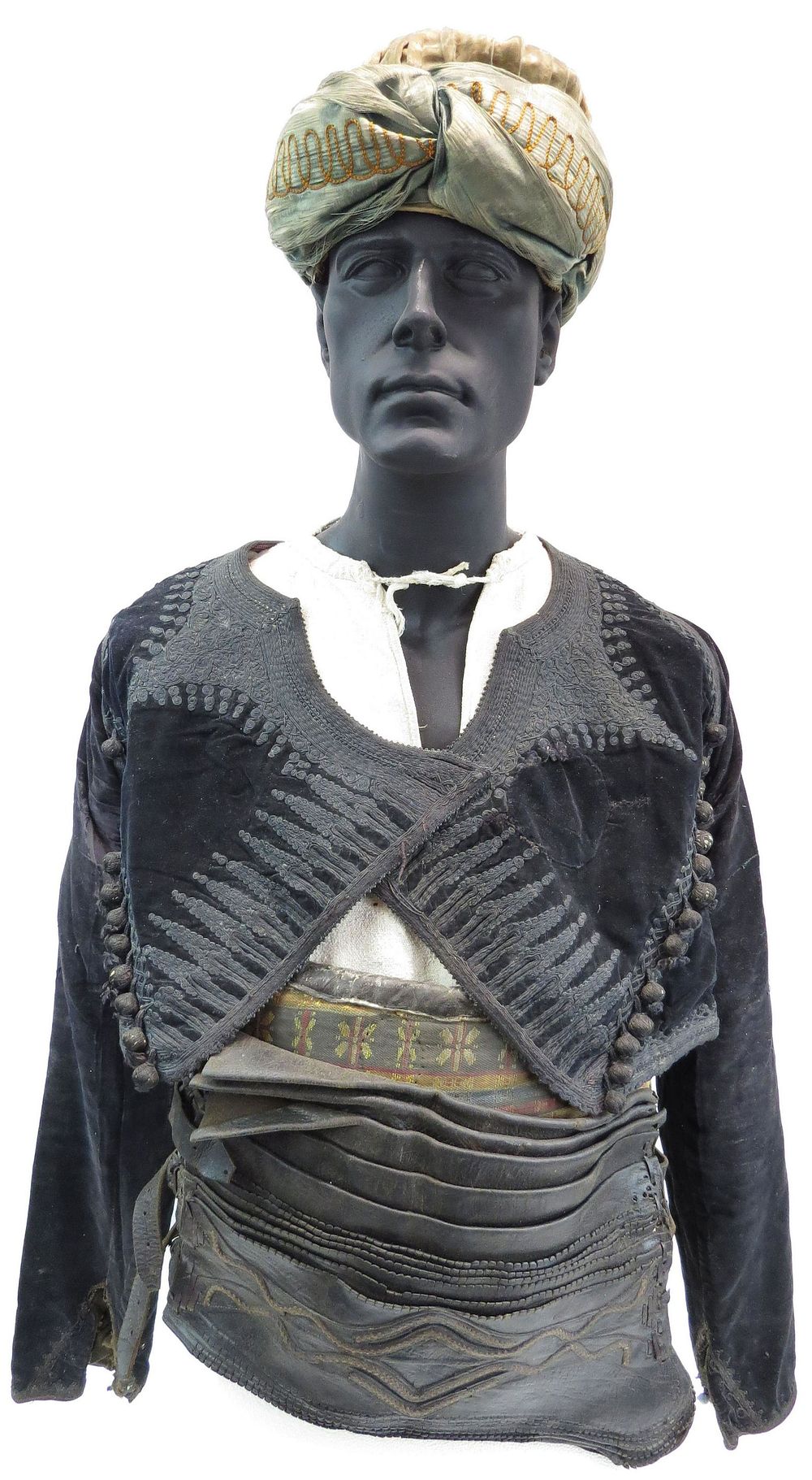 Lot 217: A RARE OTTOMAN OFFICERS ATTIRE