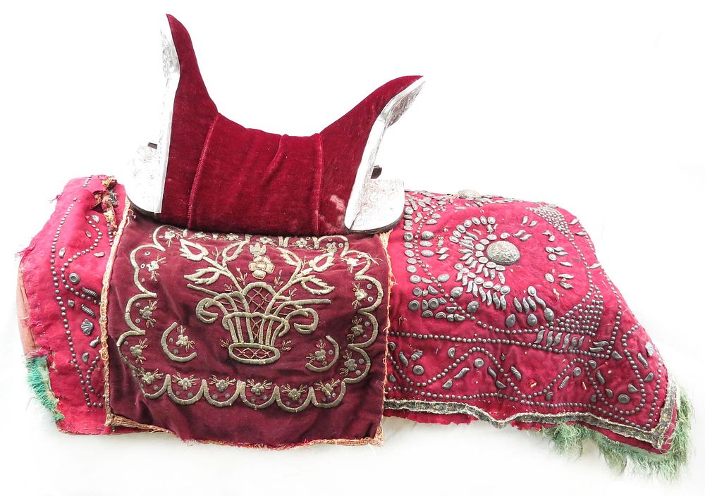 Lot 222: A FINE & RARE OTTOMAN SADDLE & TRAPPINGS