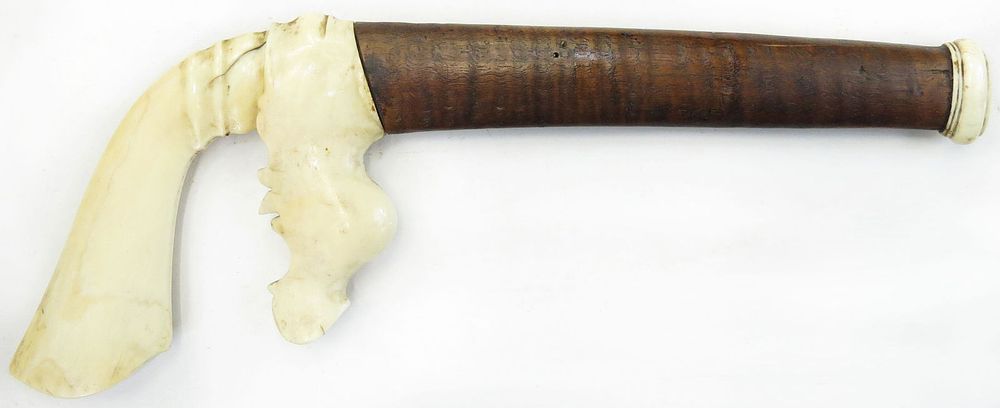 Lot 245: A SUMATRAN BADEK DAGGER