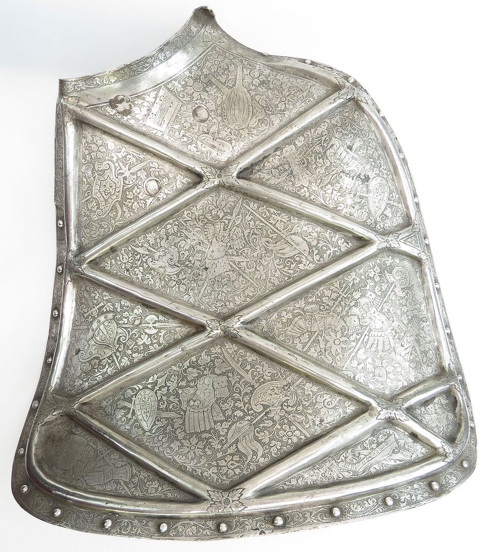 Lot 272: A FINE VICTORIAN-ERA JOUSTING ARMOR ELEMENT