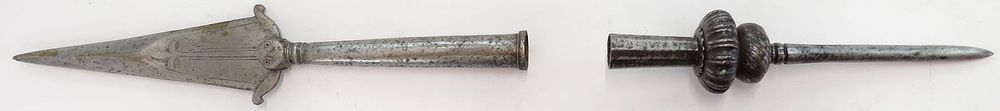 Lot 291: AN INDIAN LANCE HEAD AND BUTT