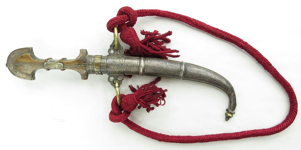 Lot 301: A MOROCCAN KOUMYA DAGGER