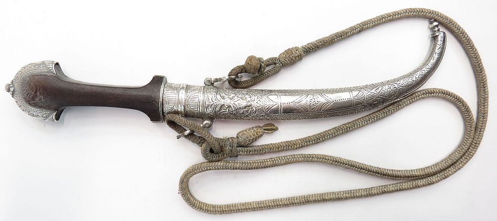 Lot 318: A MOROCCAN KOUMYA DAGGER