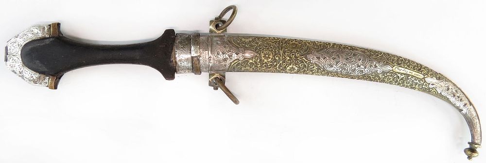 Lot 328: A MOROCCAN KOUMYA DAGGER