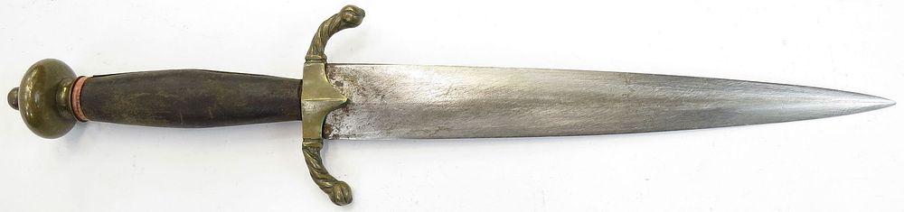 Lot 229: A VICTORIAN-ERA MEDIEVAL DAGGER