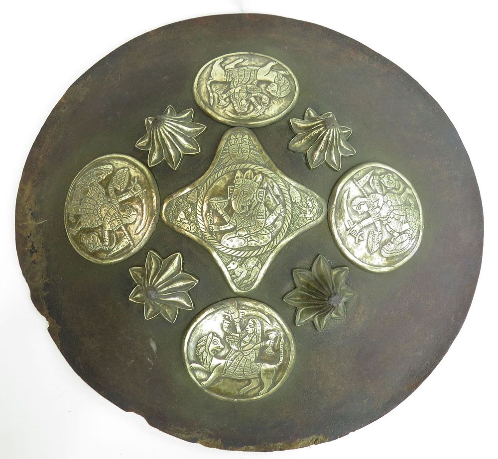 Lot 290: AN INDIAN DHAL SHIELD