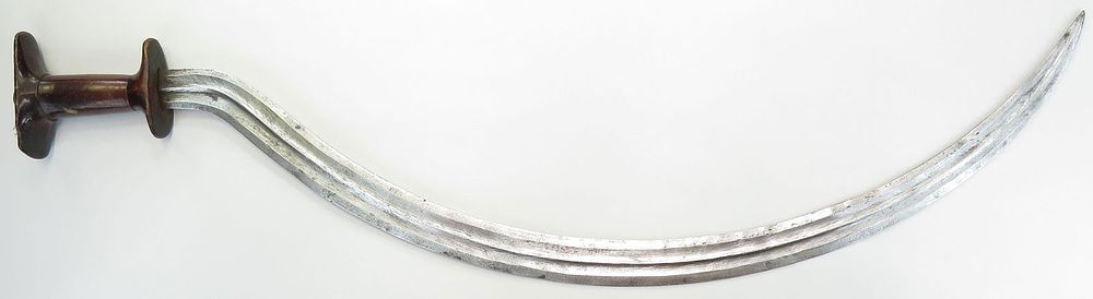 Lot 357: AN ETHIOPIAN SHOTEL SWORD