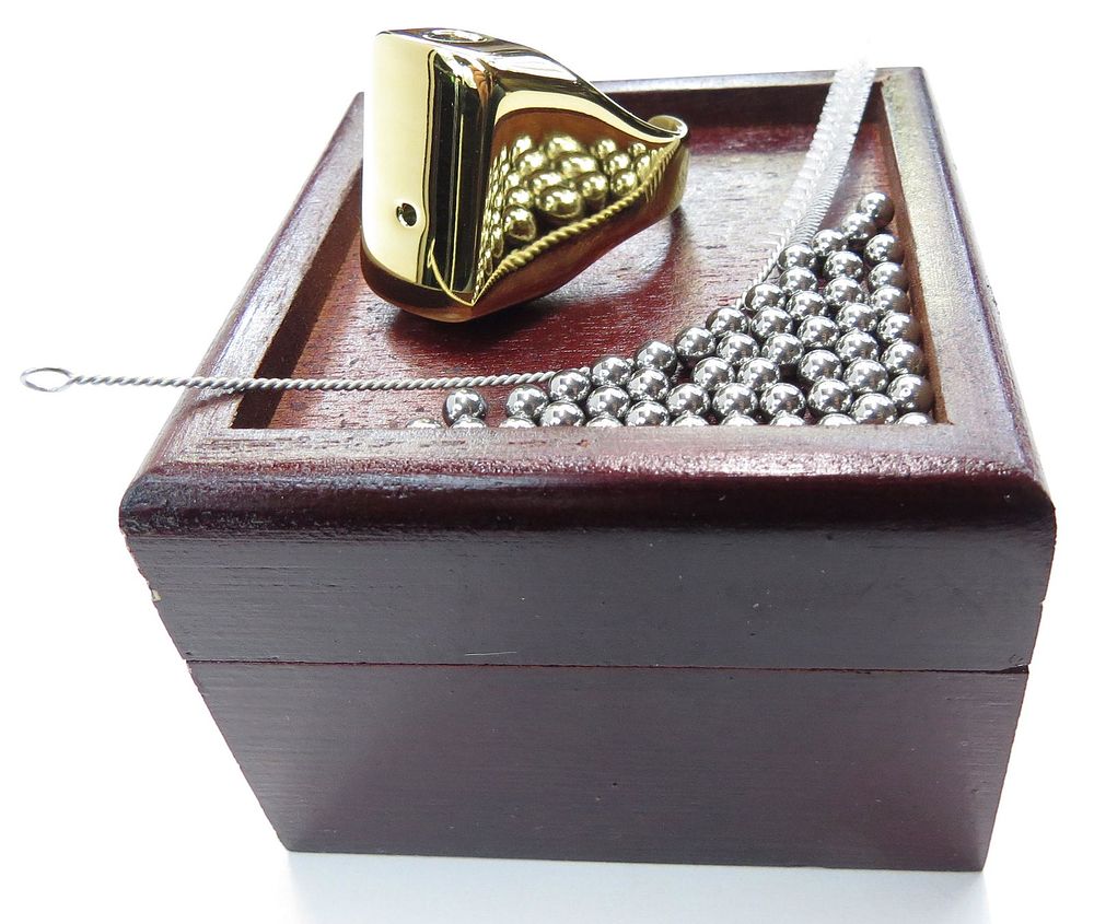 Lot 376: A BLACK POWDER CANNON RING
