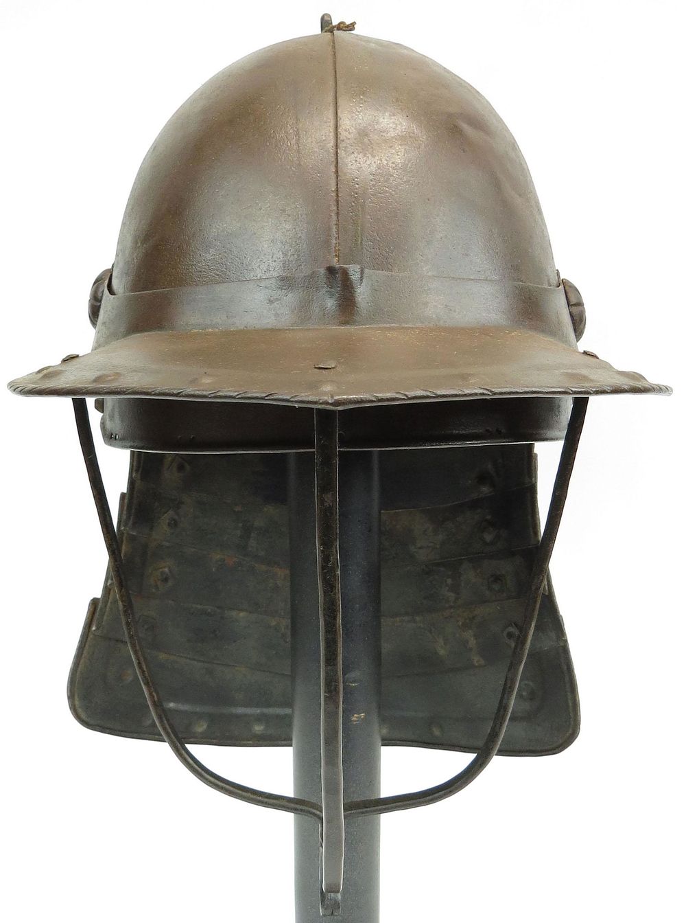 Lot 384: A VICTORIAN-ERA ENGLISH LOBSTERTAIN HELMET