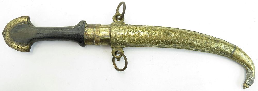 Lot 396: A MOROCCAN KOUMYA DAGGER