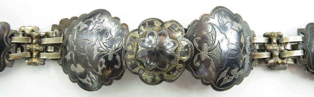 Lot 245: A CAUCASIAN SILVER BELT