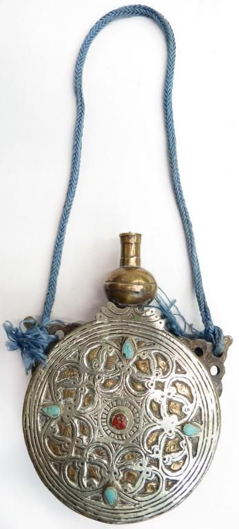 Lot 271: A MOROCCAN POWDER FLASK