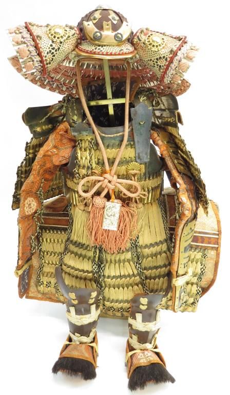 Lot 283: A MINIATURE JAPANESE ARMOR