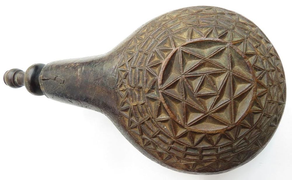Lot 315: A RARE MOROCCAN POWDER FLASK