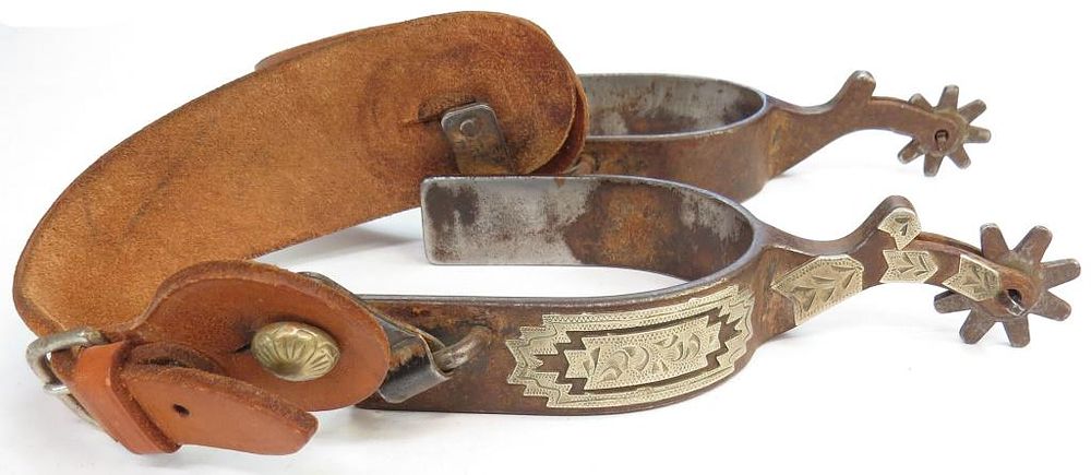 Lot 324: A PAIR OF WESTERN SPURS