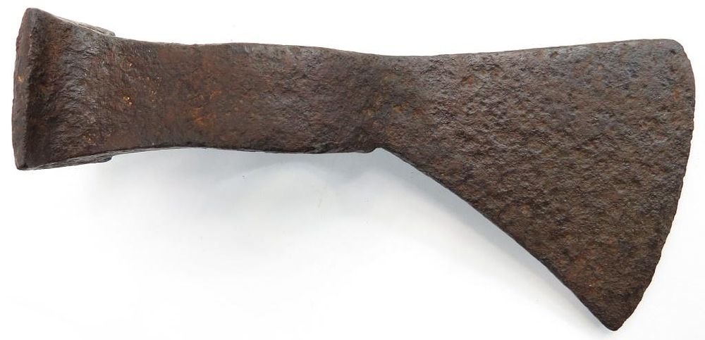 Lot 342: A RARE EASTERN EUROPEAN CZEKAN BATTLEAXE HEAD