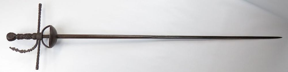 Lot 386: A SPANISH COLONIAL RAPIER SWORD