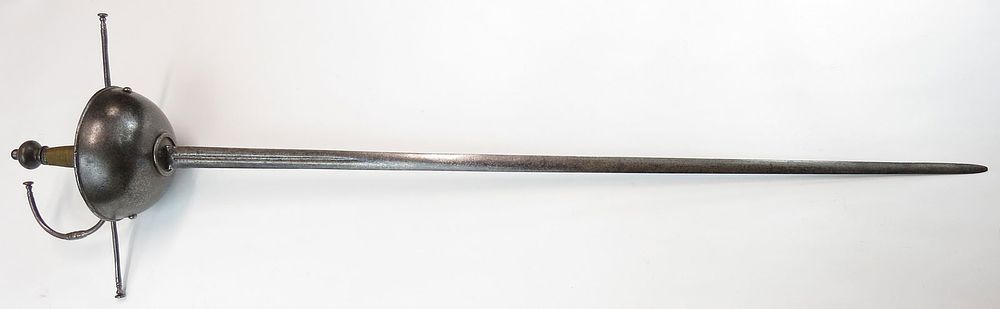 Lot 166: A RARE PORTUGUESE CUPHILT RAPIER