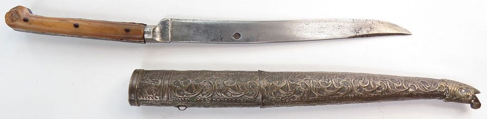 Lot 172: AN OTTOMAN BICHAK DAGGER