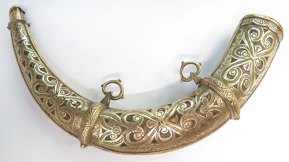 Lot 188: A MOROCCAN POWDER HORN