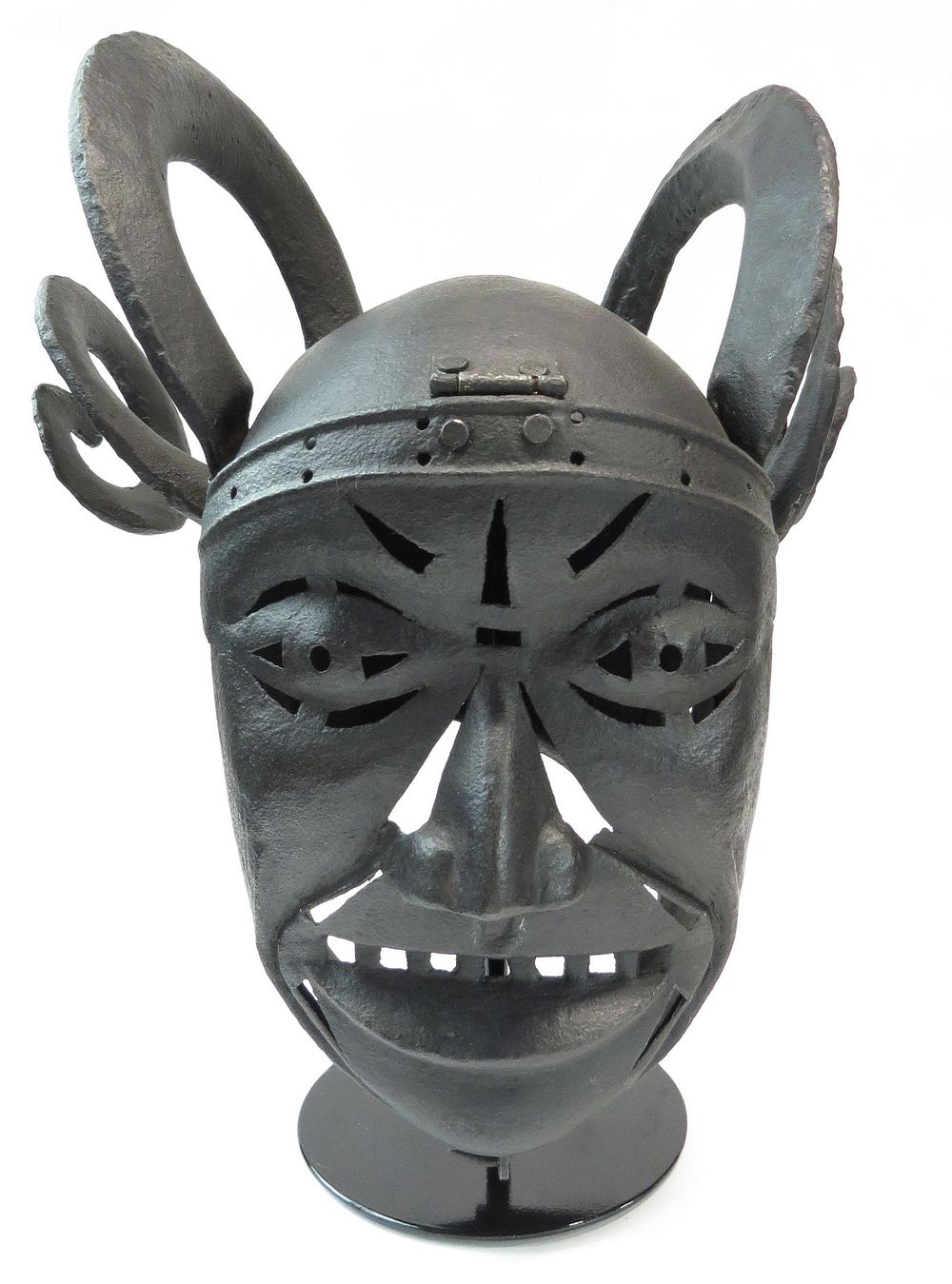 Lot 215: A RARE GERMAN TORTURE MASK
