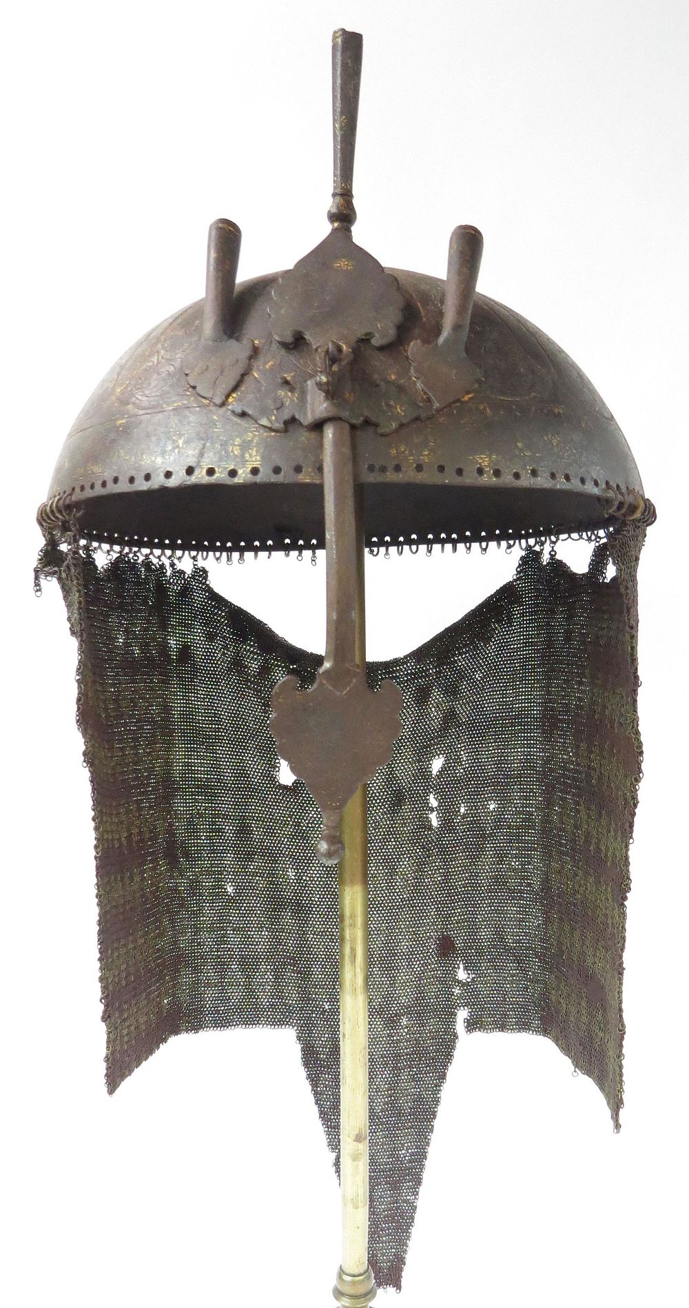 Lot 256: A RARE INDIAN TOP HELMET