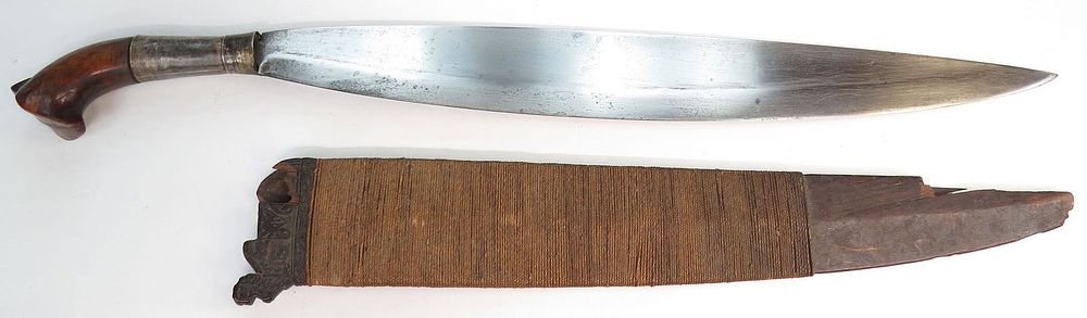 Lot 315: A RARE MORO BARONG SWORD