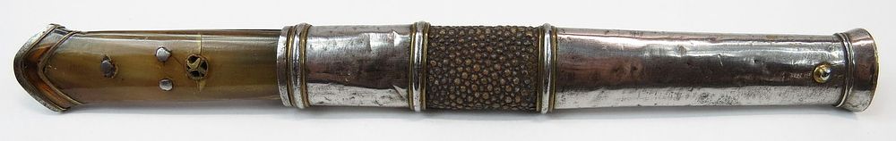 Lot 319: A TIBETAN DAGGER