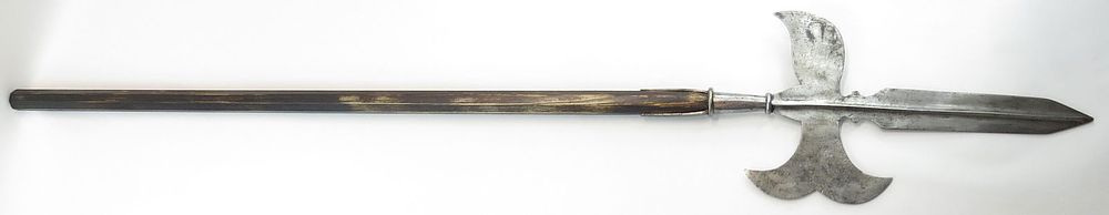 Lot 340: A BRITISH INFANTRY SERGEANT’S HALBERD