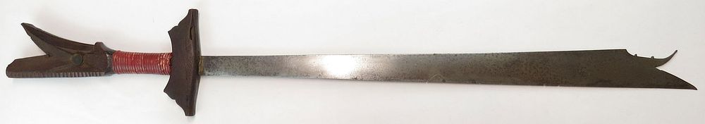 Lot 345: A MORO KAMPILAN SWORD