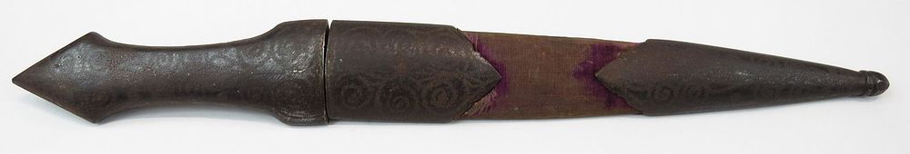 Lot 400: AN OTTOMAN KAMA DAGGER