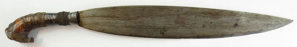Lot 185: A MORO BARONG SWORD