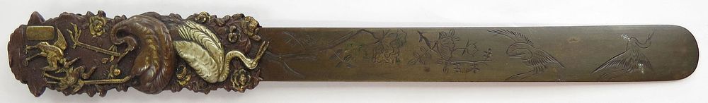 Lot 217: A DECORATIVE JAPANESE KNIFE