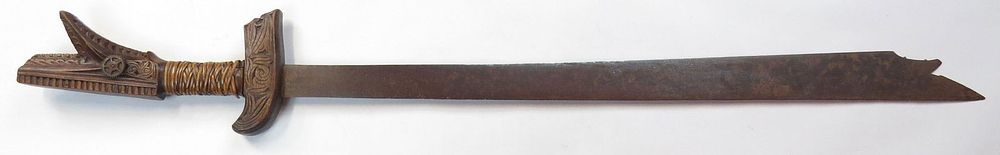 Lot 287: A MORO KAMPILAN SWORD