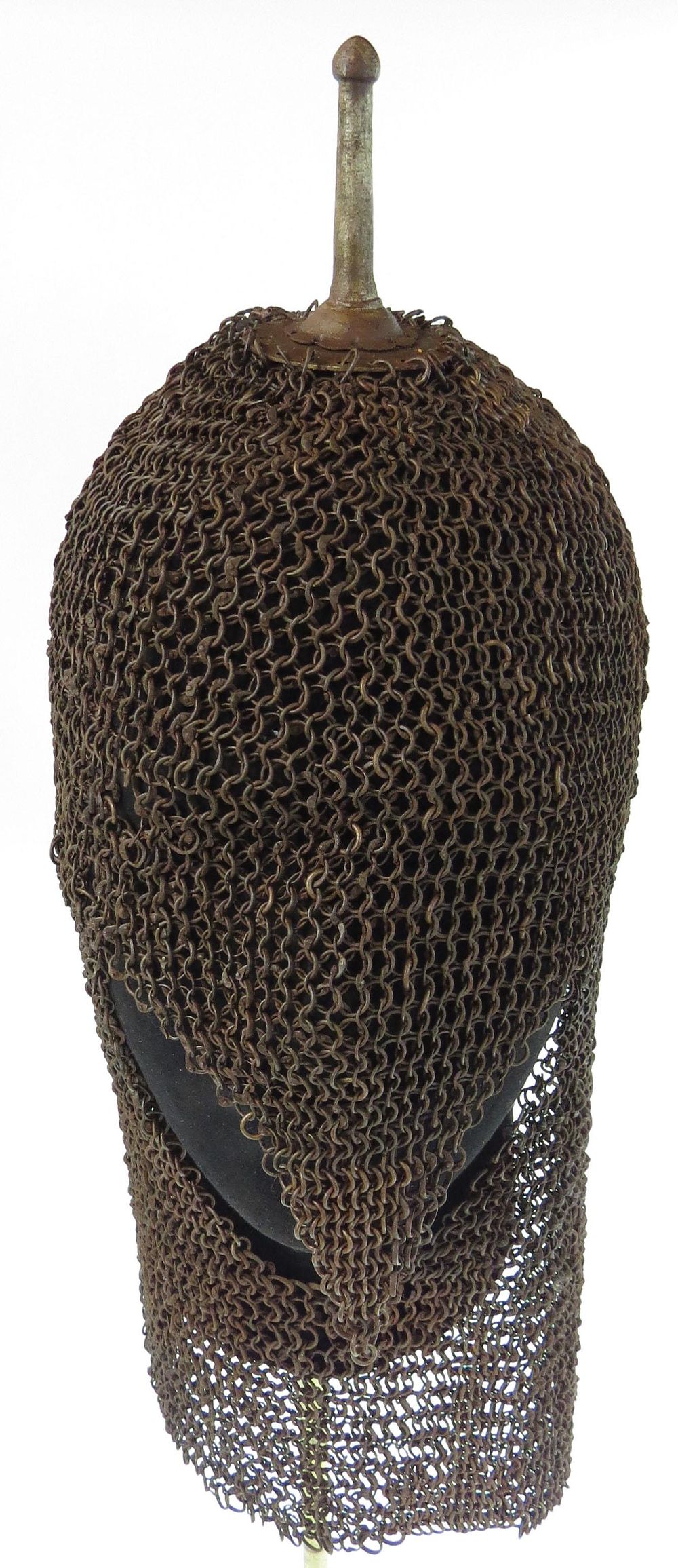 Lot 315: A MUGHAL MAIL COIF