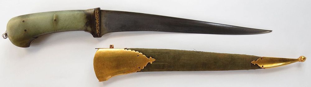 Lot 383: A FINE INDIAN PESH QABZ DAGGER