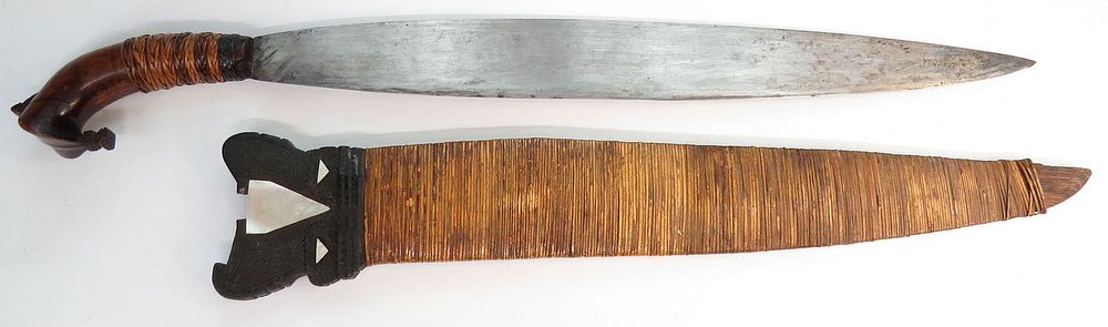Lot 395: A RARE MORO BARONG SWORD