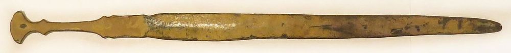 Lot 396: A LURISTAN BRONZE DAGGER