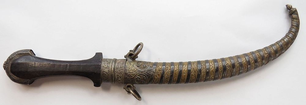 Lot 522: A MOROCCAN KOUMIYYA DAGGER