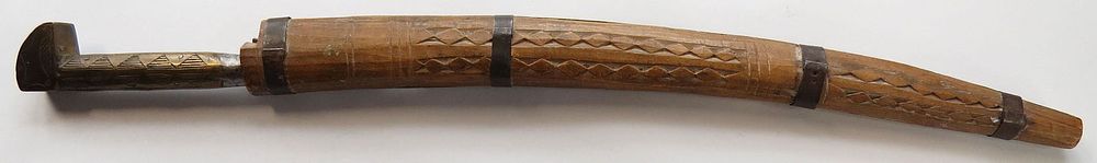 Lot 556: NORTH AFRICAN FLYSSA DAGGER