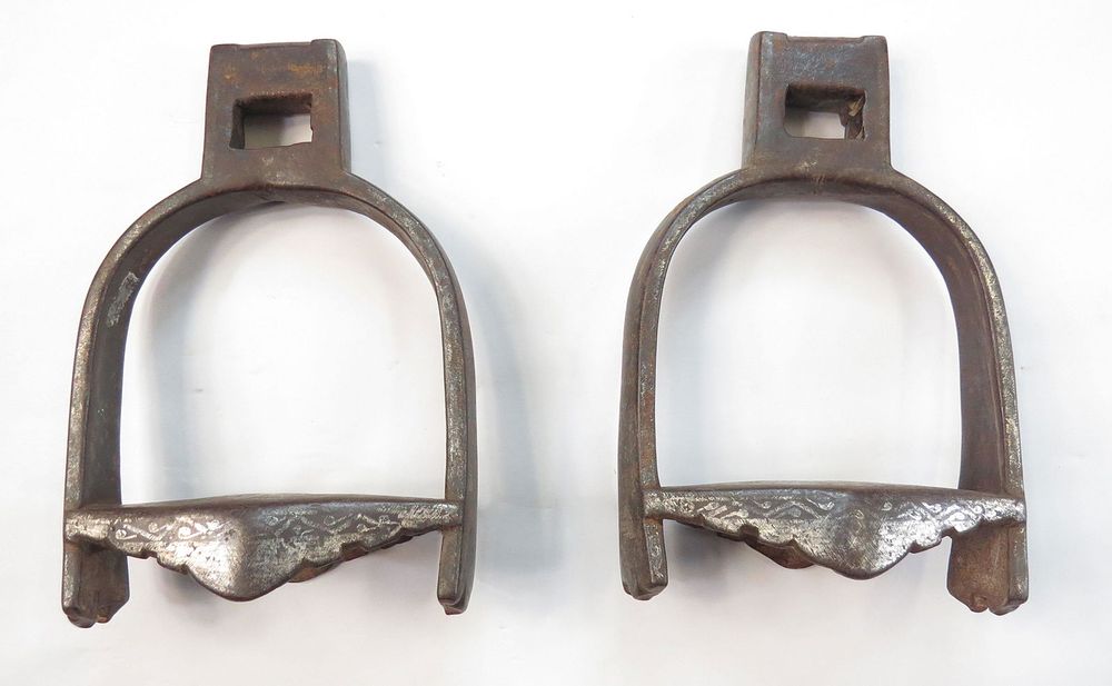 Lot 572: A RARE PAIR OF CENTRAL ASIAN STIRRUPS