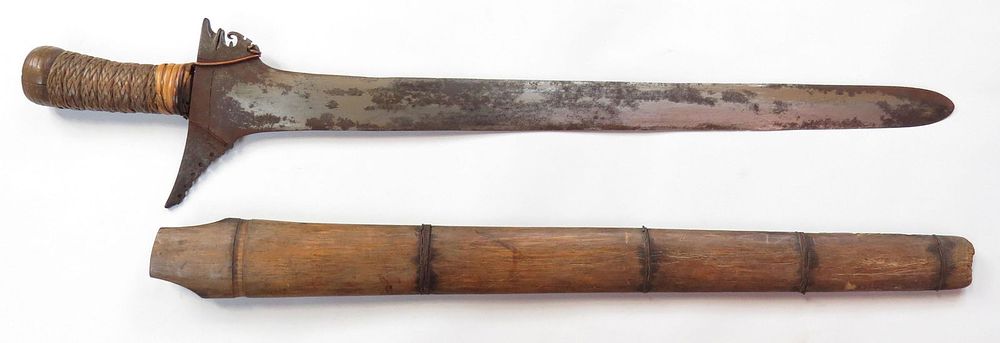 Lot 585: A MORO KRIS SWORD